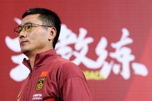 董路谈国足0-5惨败：邵佳一以为能点石成金？要是大将是石灰呢？