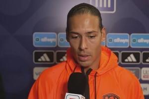 范戴克：上半场荷兰的逼抢做得不够好 很高兴找到空间顶进头球