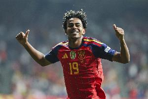 足坛历史首位！亚马尔在20岁之前连续3次入围金球奖前10